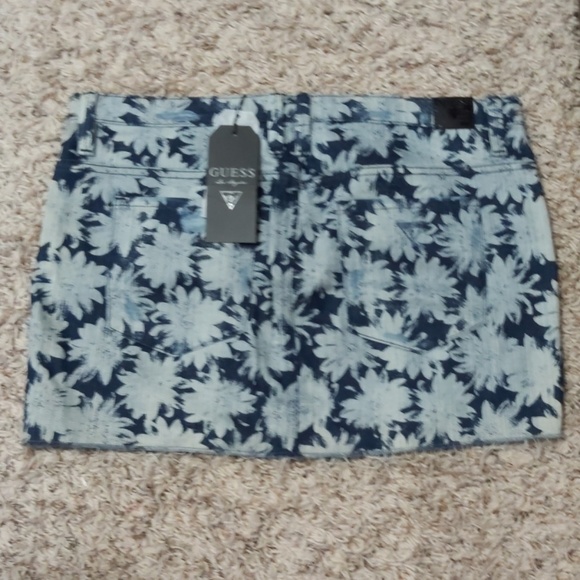 Jean's skirt - Picture 2 of 3